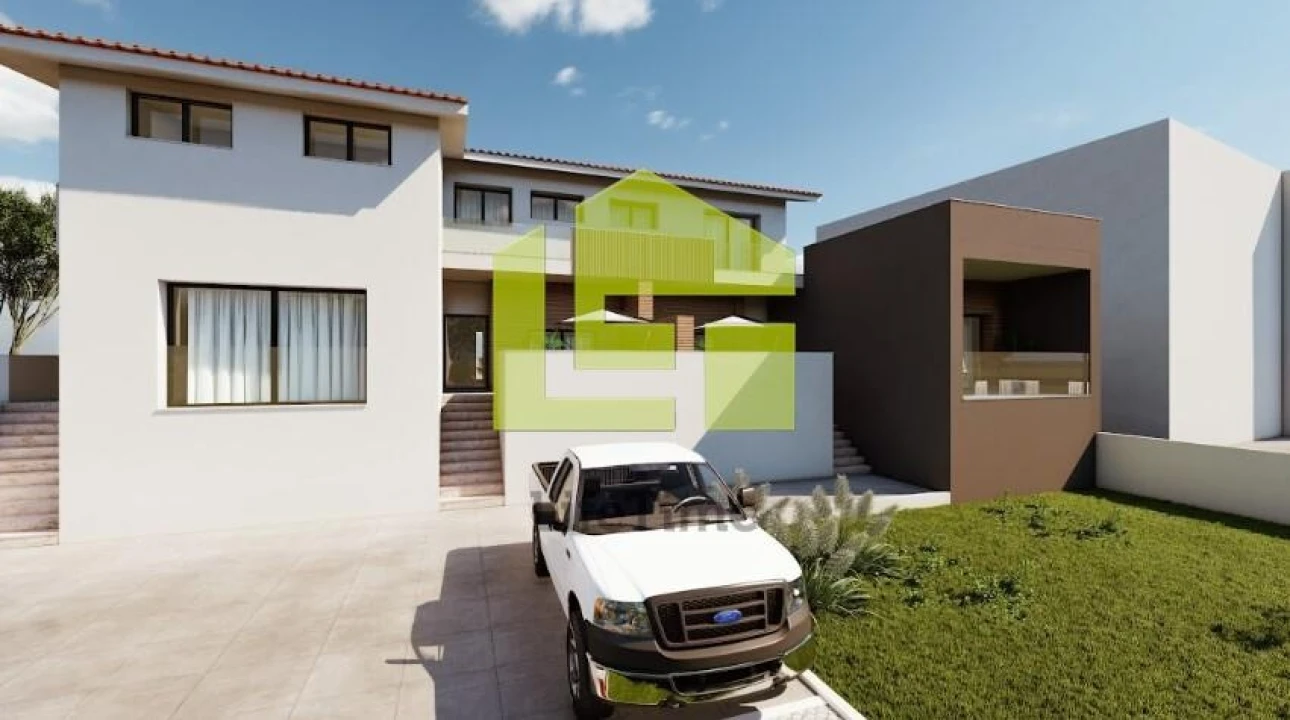 Prédio para Venda em Eiras e São Paulo de Frades Foto 5