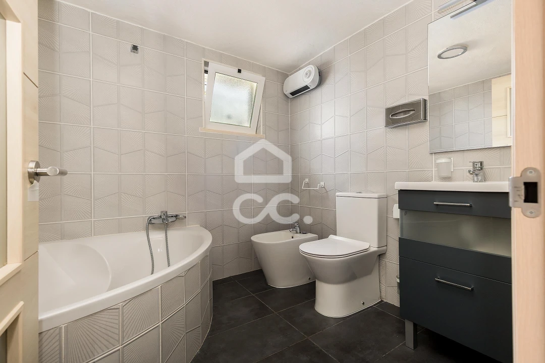 Quinta T3 para Venda em Assunção, Ajuda, Salvador e Santo Ildefonso Foto 12