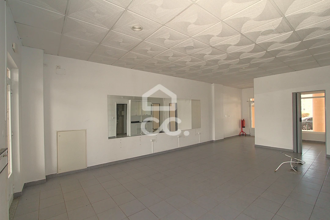 Negócio para Arrendamento em Armação de Pera Foto 2