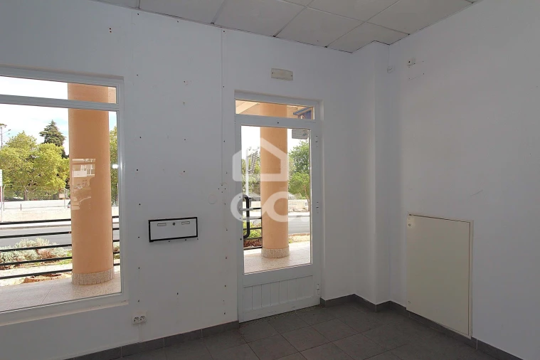 Negócio para Arrendamento em Armação de Pera Foto 6