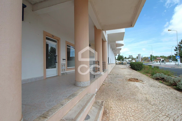 Negócio para Arrendamento em Armação de Pera Foto 14