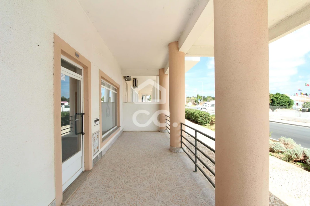 Negócio para Arrendamento em Armação de Pera Foto 4