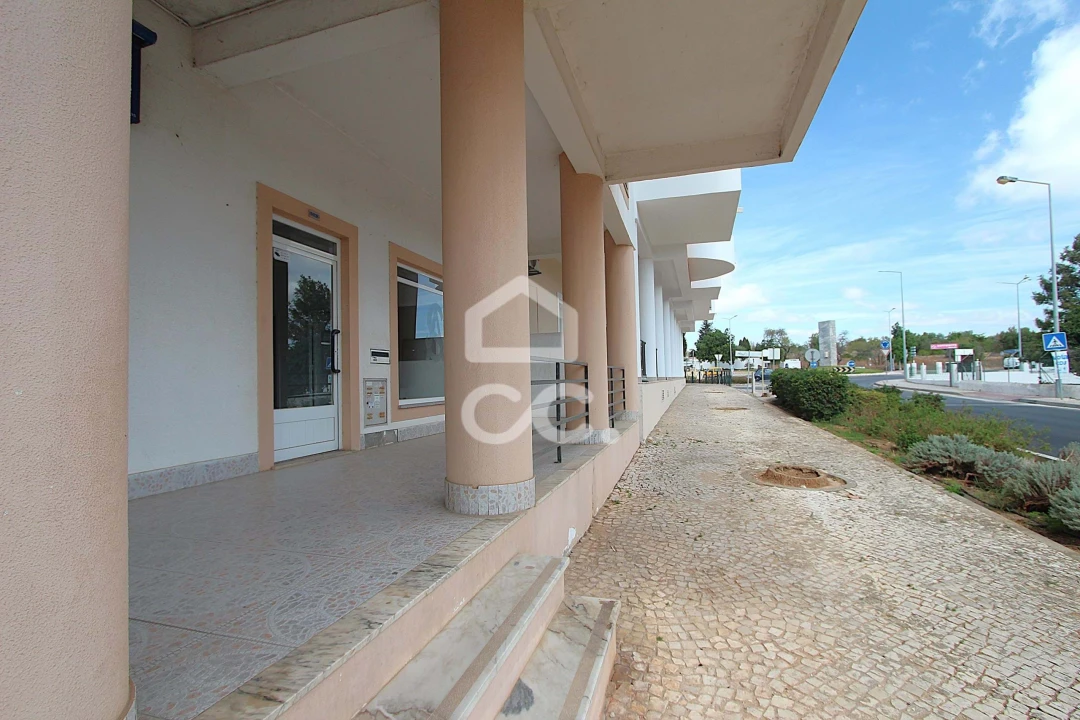 Negócio para Arrendamento em Armação de Pera Foto 14