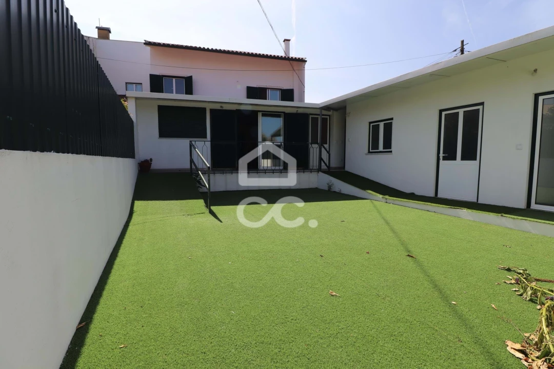 Moradia T9 para Venda em São Martinho do Bispo e Ribeira de Frades Foto 1