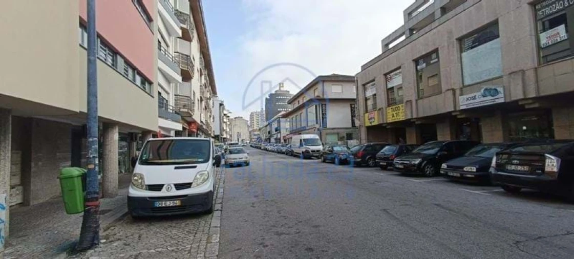 Negócio para Venda em Gondomar (São Cosme), Valbom e Jovim Foto 5