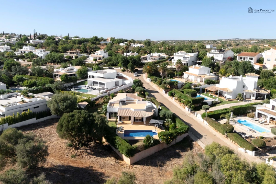 Moradia T4 para Venda em Albufeira e Olhos de Água Foto 53