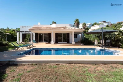 Moradia T4 para Venda em Albufeira e Olhos de Água