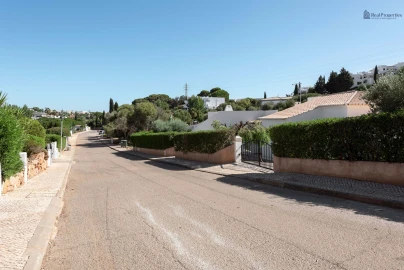 Moradia T4 para Venda em Albufeira e Olhos de Água