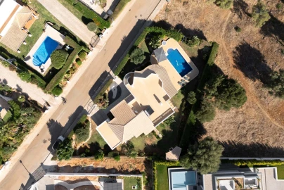 Moradia T4 para Venda em Albufeira e Olhos de Água