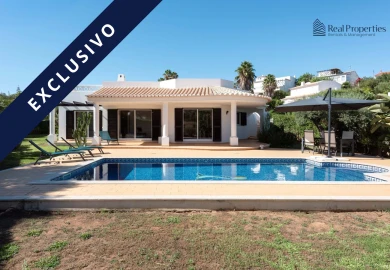 Moradia T4 para Venda em Albufeira e Olhos de Água