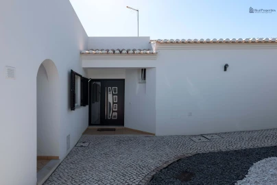 Moradia T4 para Venda em Albufeira e Olhos de Água
