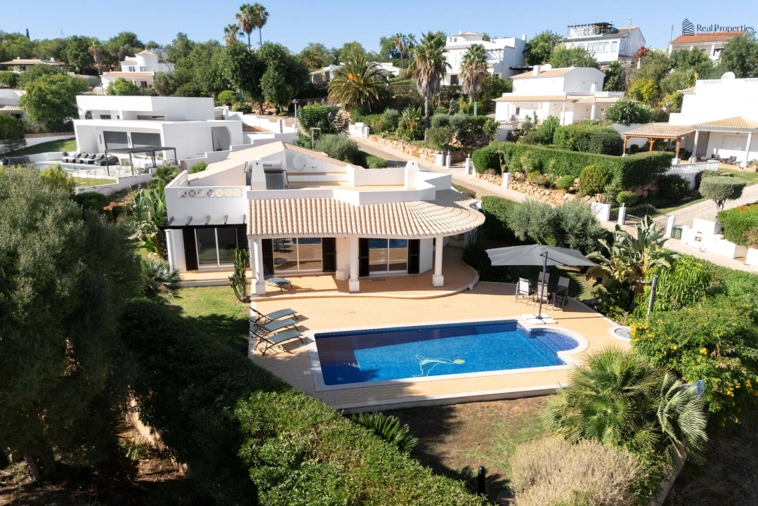Moradia T4 para Venda em Albufeira e Olhos de Água Foto 30