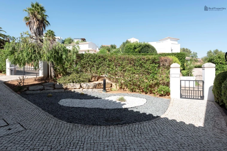 Moradia T4 para Venda em Albufeira e Olhos de Água Foto 42