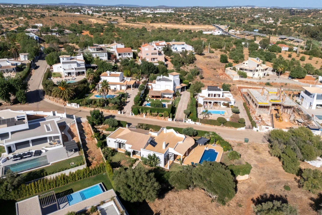Moradia T4 para Venda em Albufeira e Olhos de Água Foto 51