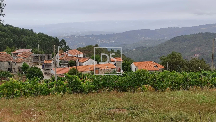 Moradia T3 para Venda em Bustelo, Carneiro e Carvalho de Rei Foto 3