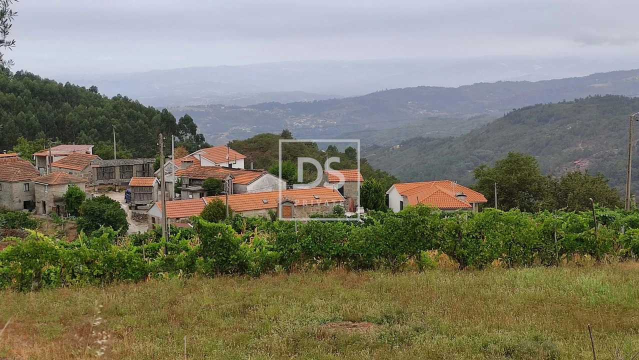 Moradia T3 para Venda em Bustelo, Carneiro e Carvalho de Rei Foto 3
