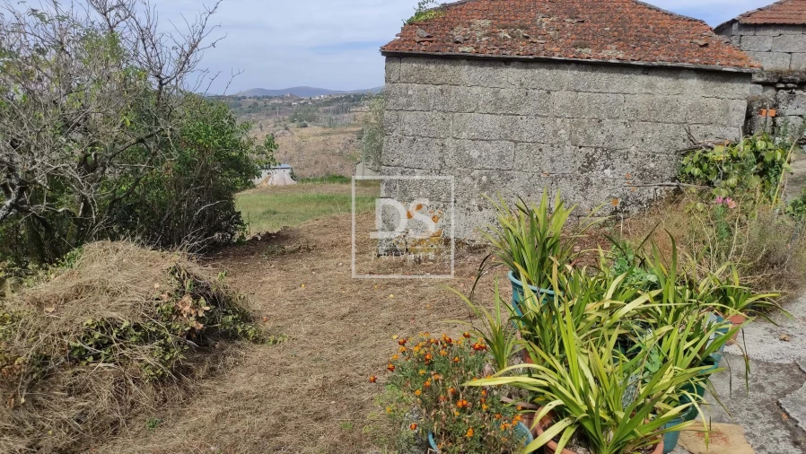 Moradia T2 para Venda em Bustelo, Carneiro e Carvalho de Rei Foto 7
