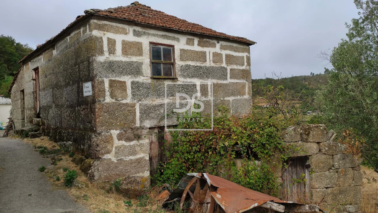 Moradia T2 para Venda em Bustelo, Carneiro e Carvalho de Rei Foto 1