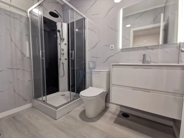 Apartamento T2 para Venda em Oeiras e São Julião da Barra, Paço de Arcos e Caxias