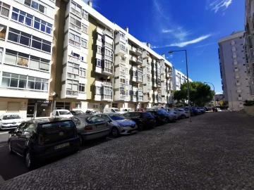 Apartamento T2 para Venda em Oeiras e São Julião da Barra, Paço de Arcos e Caxias