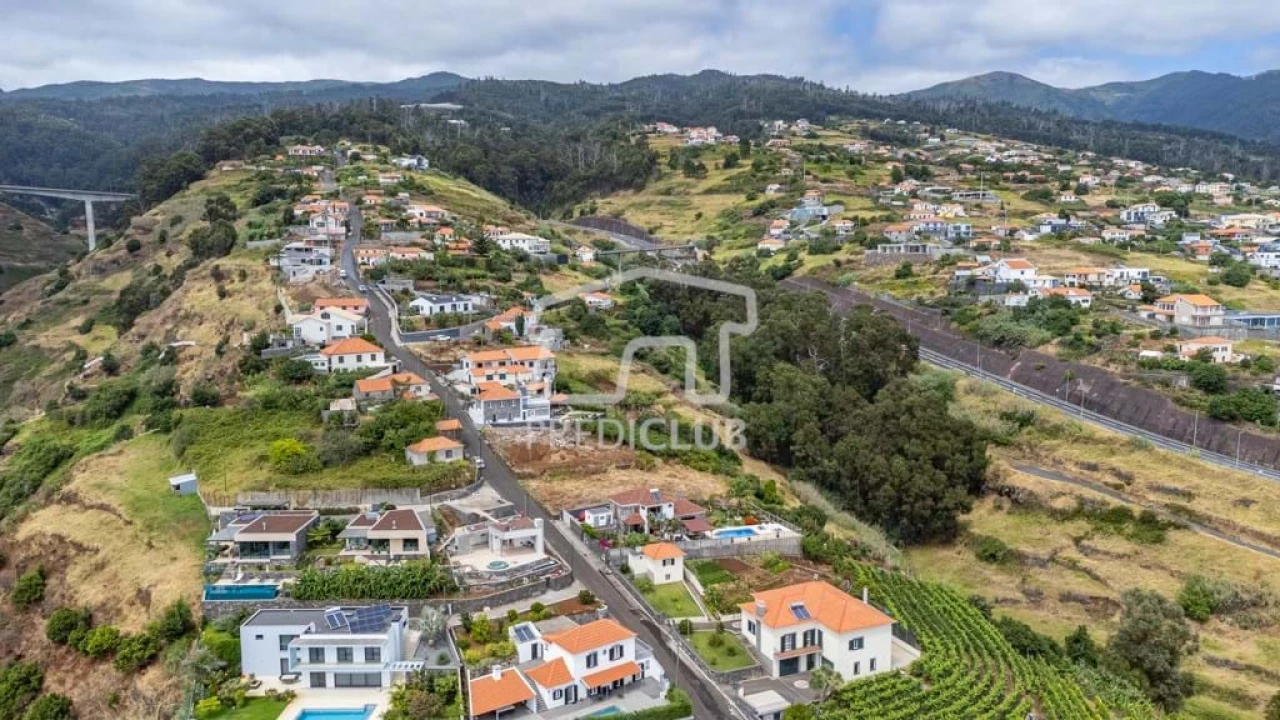 Terreno para Venda em Estreito da Calheta Foto 16