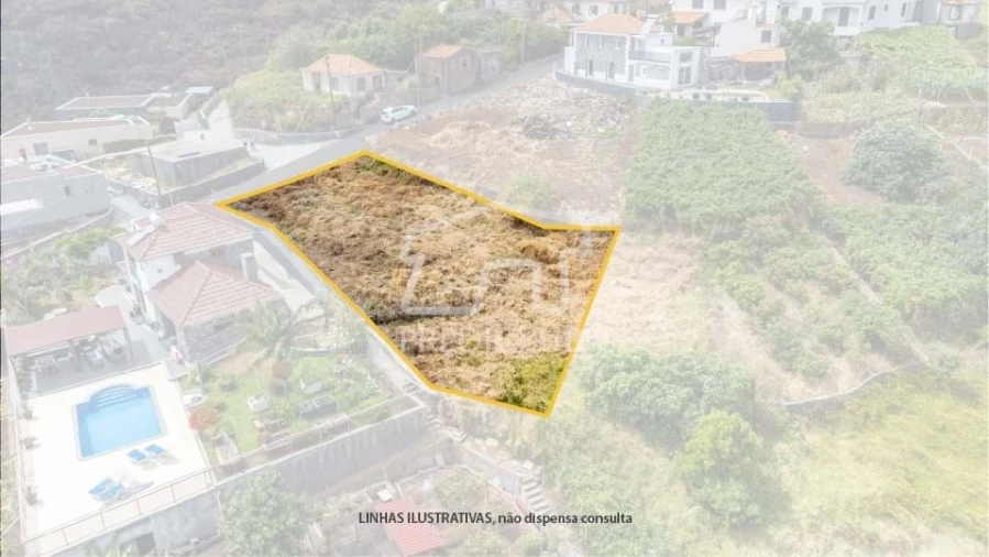 Terreno para Venda em Estreito da Calheta Foto 3