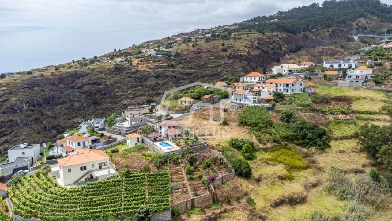 Terreno para Venda em Estreito da Calheta Foto 13