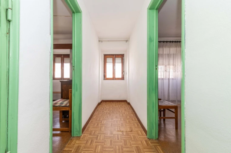 Moradia T7 para Venda em Gafete Foto 39