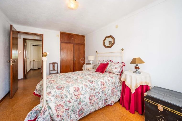 Moradia T7 para Venda em Gafete Foto 33