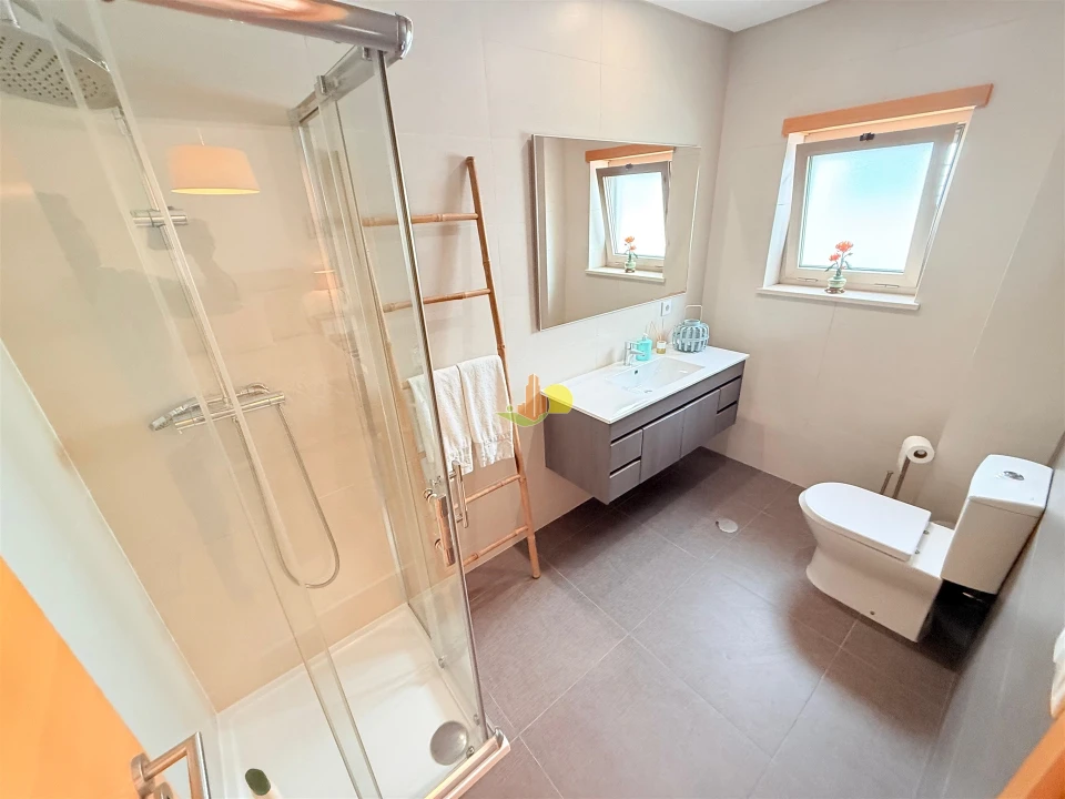 Moradia T5 para Venda em Vila Verde Foto 21