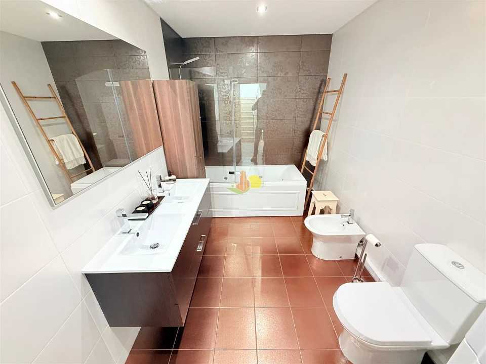 Moradia T5 para Venda em Vila Verde Foto 23