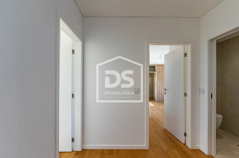Apartamento T2 para Venda em São Martinho Foto 11