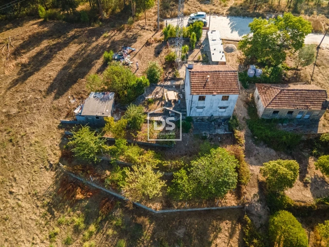 Moradia T4 para Venda em Santa Maria de Sardoura Foto 9