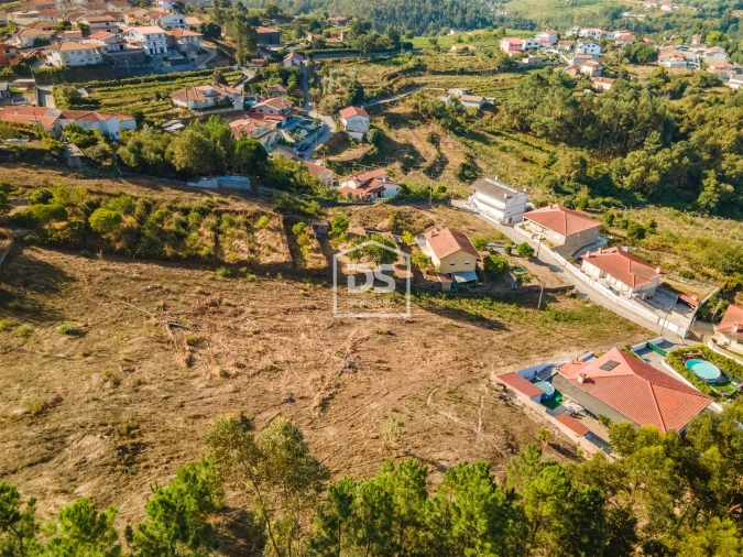 Terreno para Venda em Santa Maria de Sardoura Foto 8