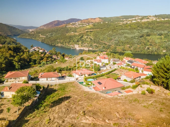 Terreno para Venda em Santa Maria de Sardoura Foto 5