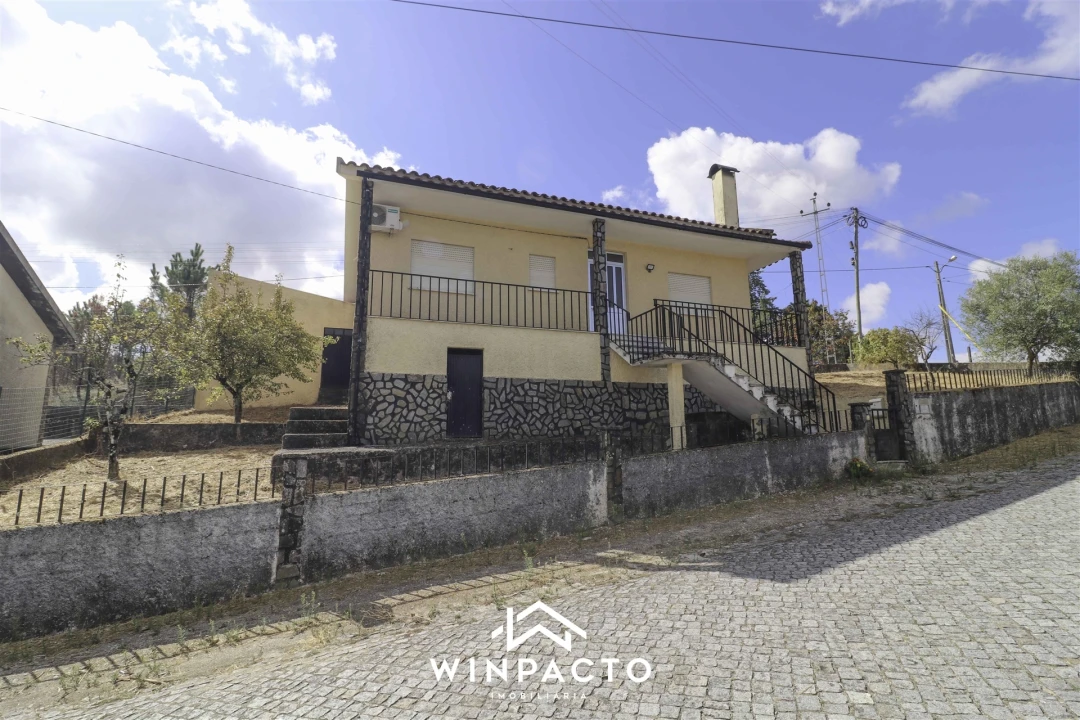 Moradia T2 para Venda em Freixiosa Foto 1