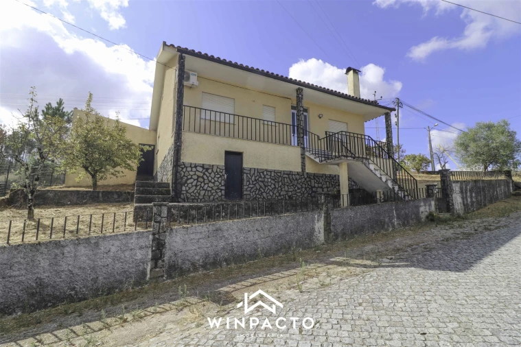 Moradia T2 para Venda em Freixiosa Foto 2