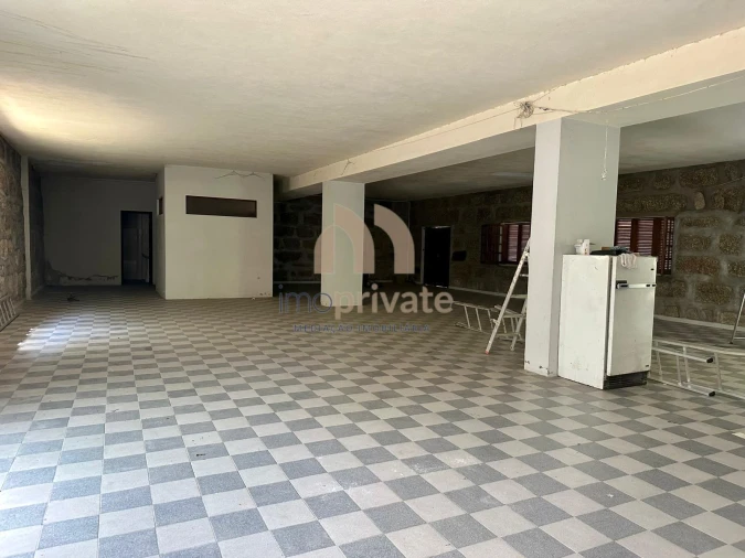 Armazém para Arrendamento em Santa Eulália