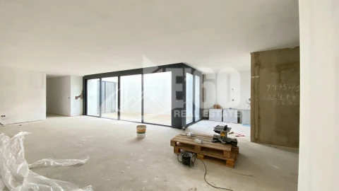 Apartamento T4 para Venda em Mafamude e Vilar do Paraíso