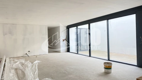 Apartamento T4 para Venda em Mafamude e Vilar do Paraíso