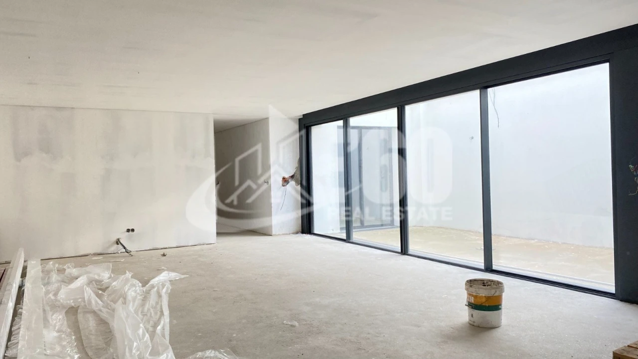 Apartamento T4 para Venda em Mafamude e Vilar do Paraíso Foto 3
