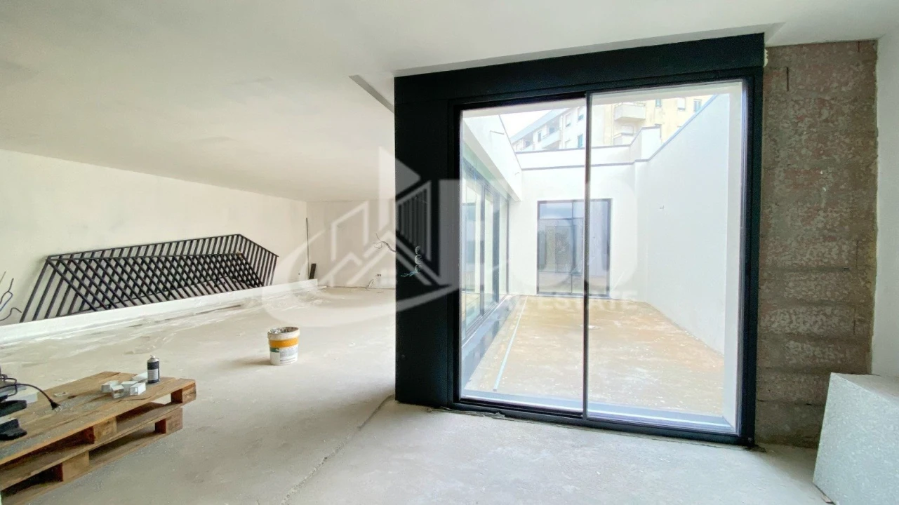 Apartamento T4 para Venda em Mafamude e Vilar do Paraíso Foto 8
