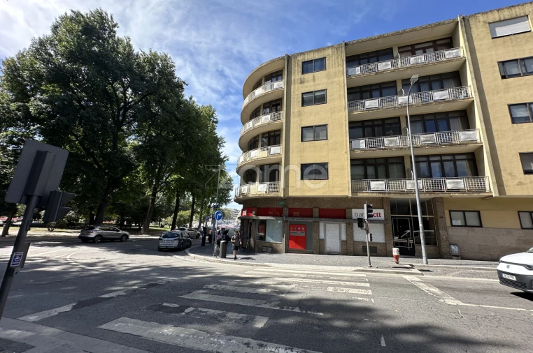 Apartamento T4 para Venda em Cedofeita, Santo Ildefonso, Sé, Miragaia, São Nicolau e Vitória Foto 40
