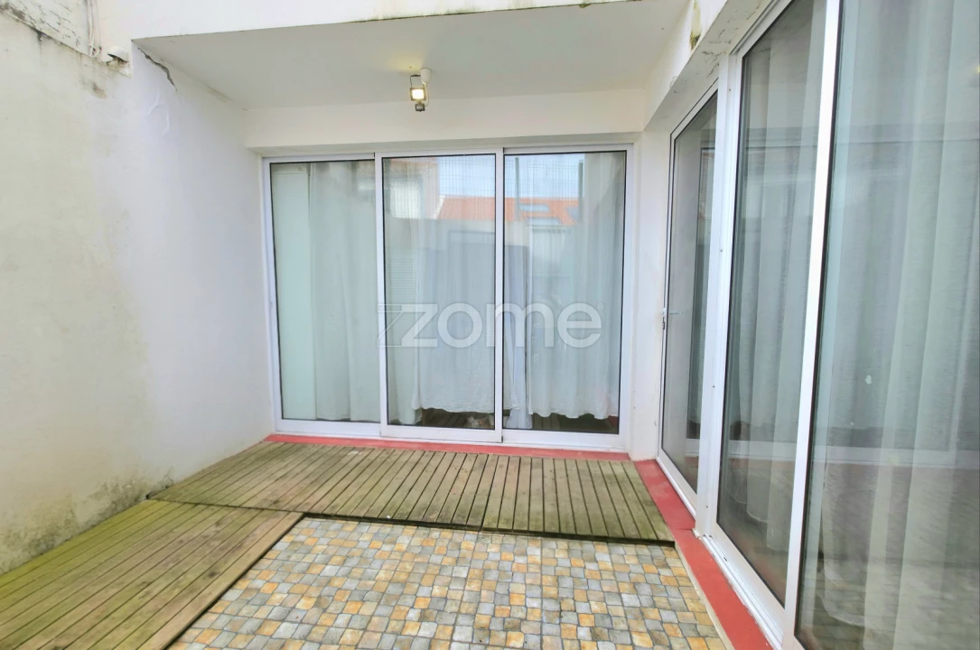 Moradia T2 para Venda em Fenais da Luz Foto 2