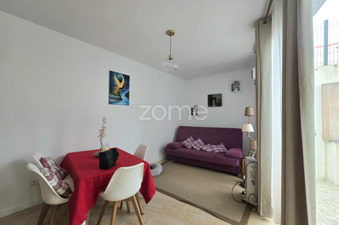 Moradia T2 para Venda em Fenais da Luz Foto 4