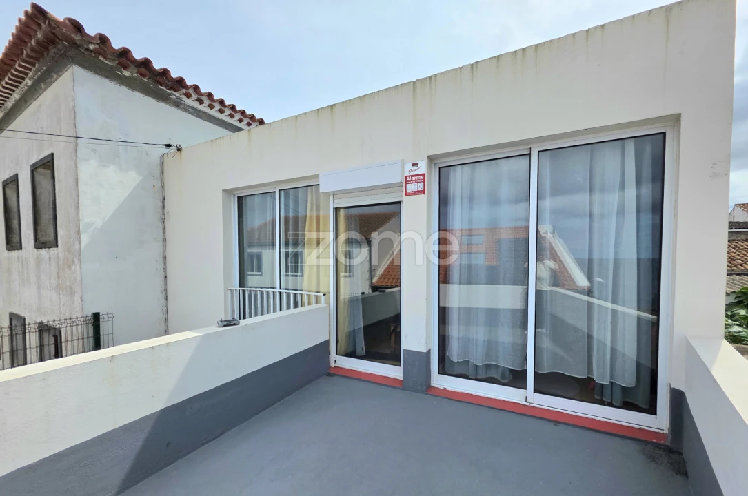 Moradia T2 para Venda em Fenais da Luz Foto 13