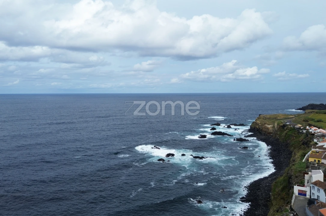 Moradia T2 para Venda em Fenais da Luz Foto 18