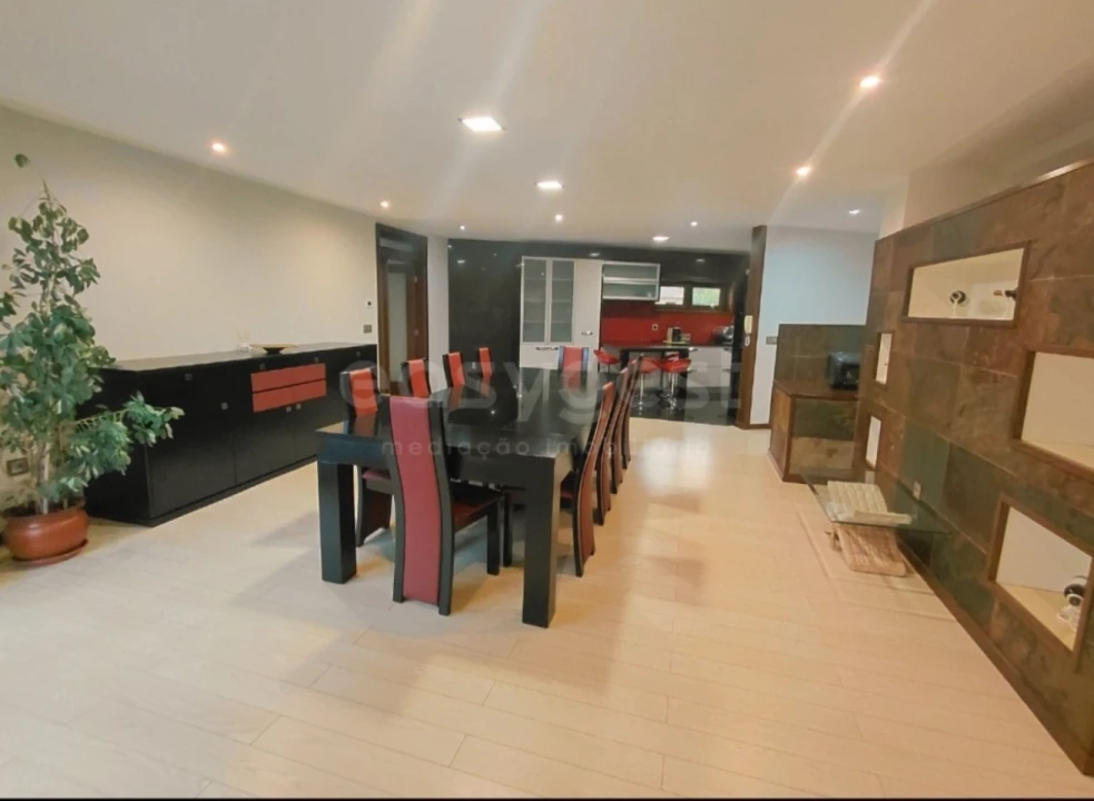 Moradia T4 para Venda em Baçal Foto 15