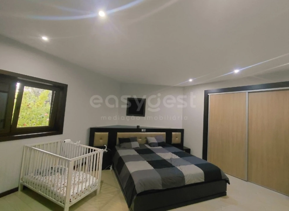 Moradia T4 para Venda em Baçal Foto 17