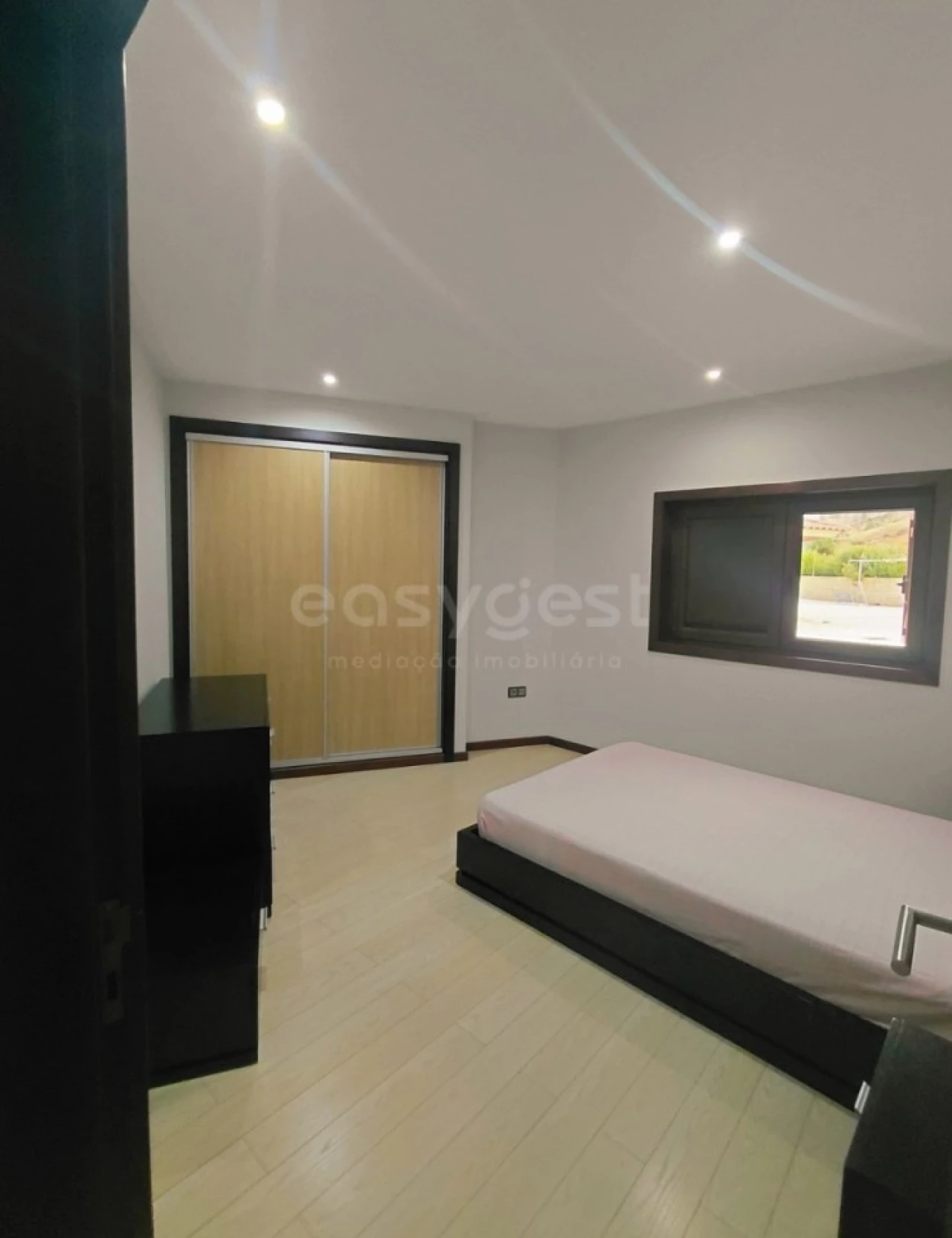 Moradia T4 para Venda em Baçal Foto 24